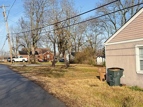 3rd image of 2900 Morningside Dr