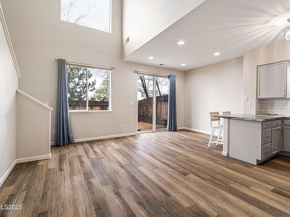 5th image of 9294 Lone Wolf Cir