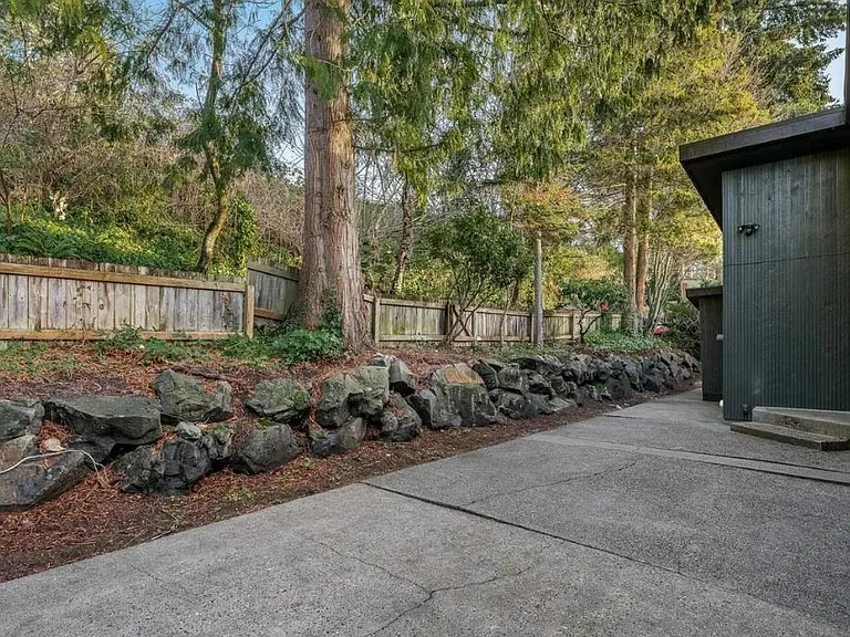 5036 44th Ave NE — Photo 14