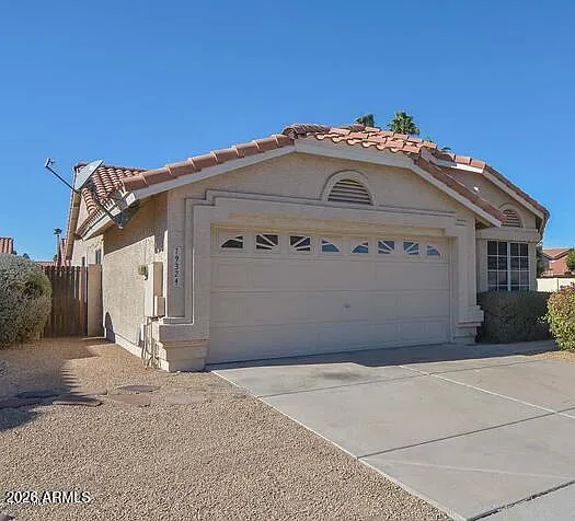 3 bed, 2.0 bath, 1567 sqft, $2,200 — Photo 3