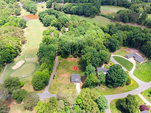 5th image of 227 Oakgrove Dr