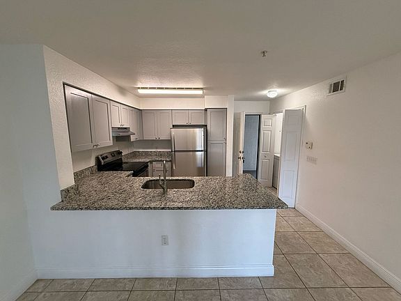 5th image of 14001 Fairway Island Dr #1