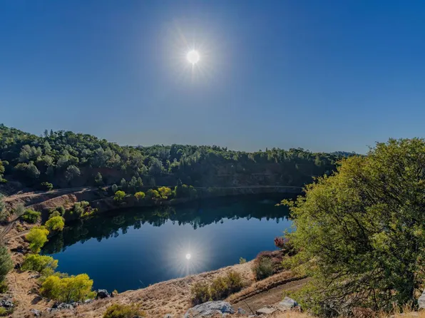 5122 Old Gulch Rd, San Andreas, CA 95249