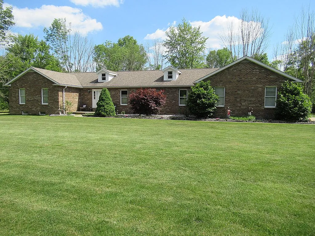 15885 Shenandoah Dr photo 1