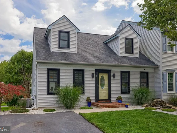 24 Kenbridge Ln, Elizabethtown, PA 17022