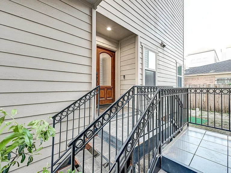 1325 W 24th St #D — Photo 4