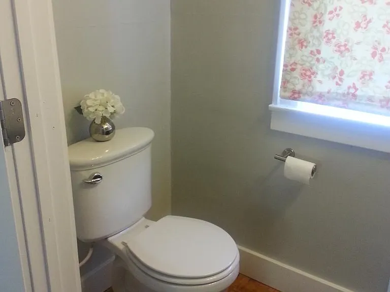 1215 Veto St NW — Photo 7