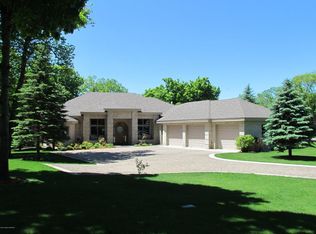 1664 E Shore Dr, Detroit Lakes, MN 56501