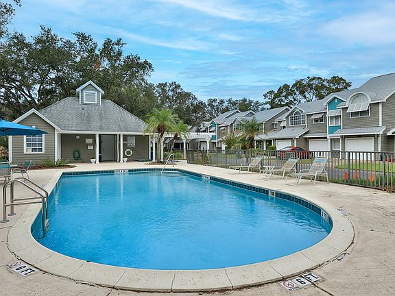 3rd image of 105 Grand Oaks Cir