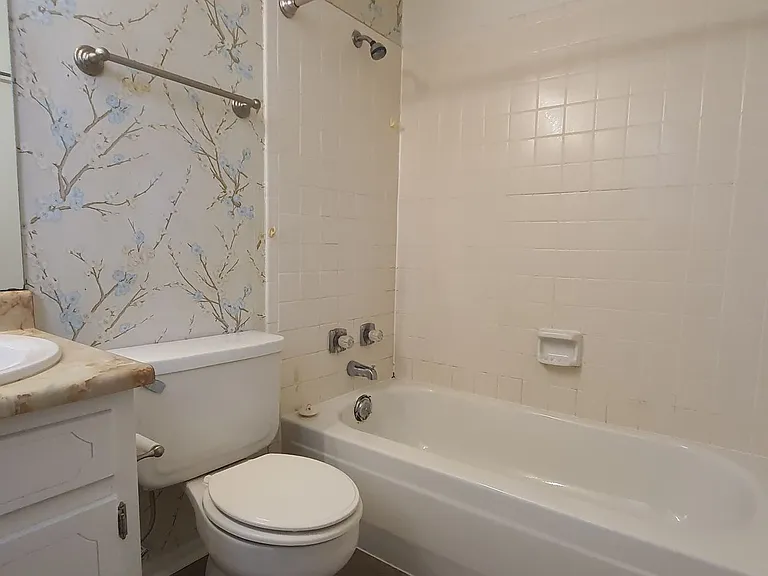 2922 N Oakes St — Photo 13