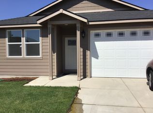 942 SE Strawberry Ln, Madras, OR 97741