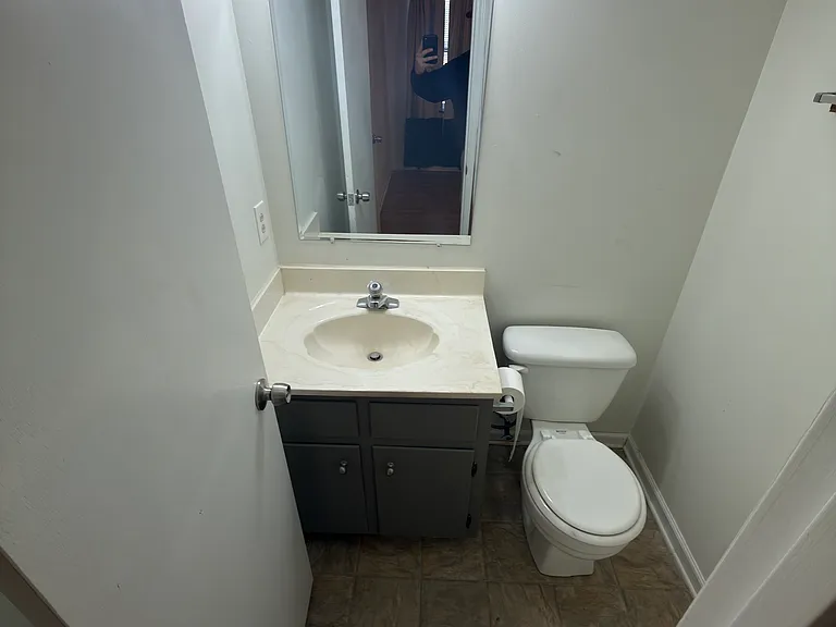 150 E Paces Dr — Photo 9