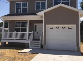 24 Neptune Pl, Middletown, NJ 07748