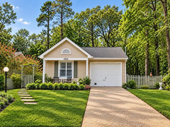 2058 W Forest Dr, Tallahassee, FL 32303