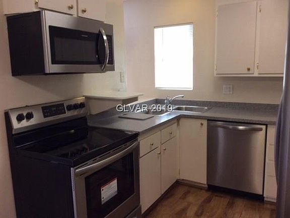 4th image of 2564 Paradise Village Way #3