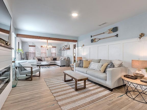 5th image of 402 N Wild Olive Ave APT 2