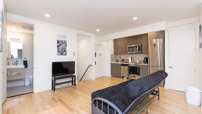 Rented by Nooklyn NYC LLC | media 32