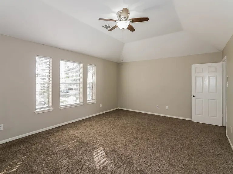 8206 Holmwood Dr — Photo 10