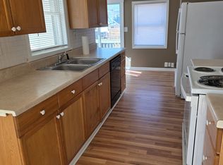 5622 Tracy Ave APT A, Kansas City, MO 64110
