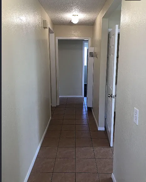 5 bed, 1300 sqft, $3,400 — Photo 2