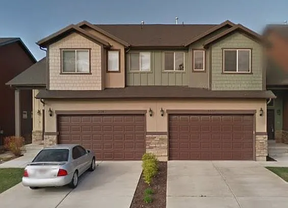2557 N Garden Dr