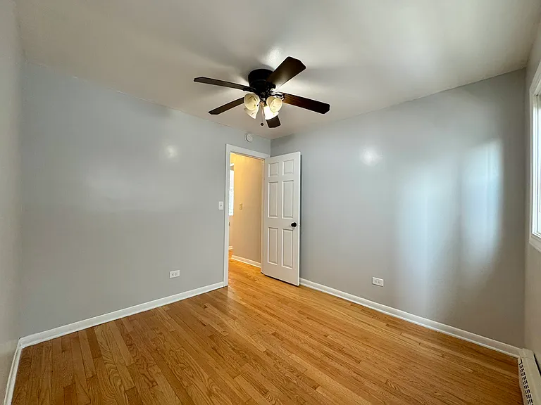 Bedroom 1 (no closet)