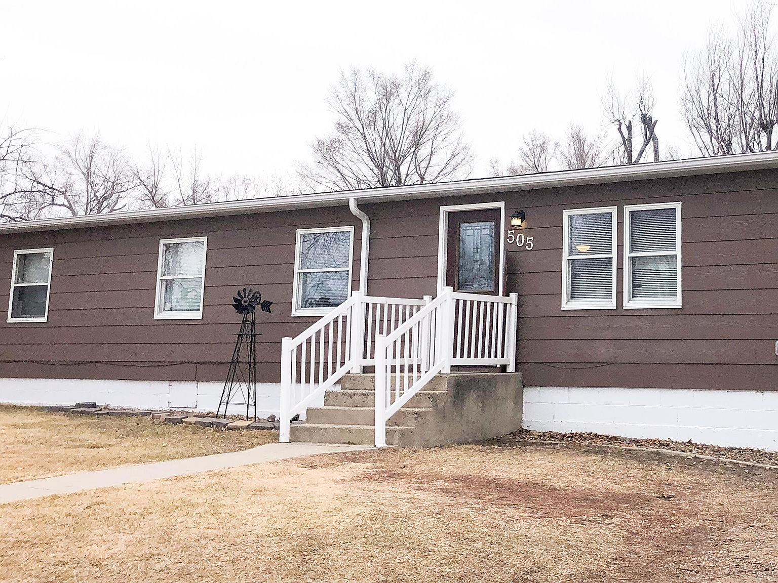 505 2nd St Nw Watford City Nd 58854 Mls 21 368 Zillow