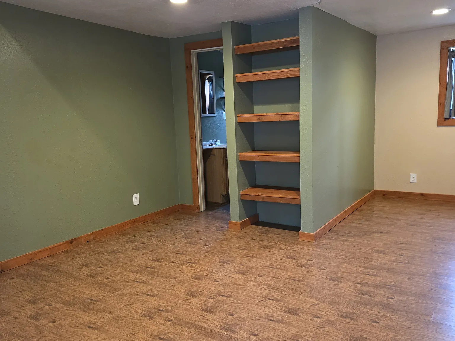 Studio, 400 sqft, $1,025 — Photo 2