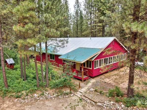 7 N Trail Rd, Garden Valley, ID 83622