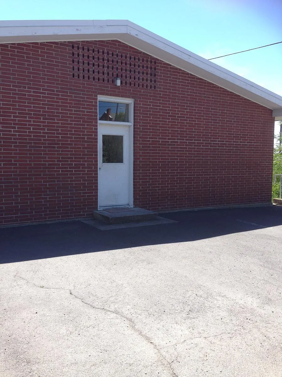 Exterior of Building - 710 NE Oak St