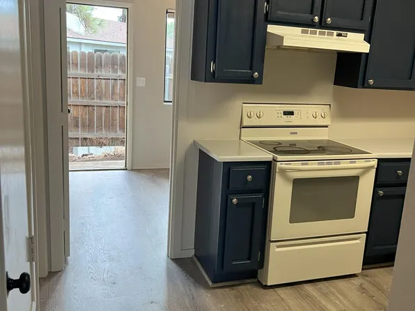 1230 S Lone Tree Rd APT B, Flagstaff, AZ 86001