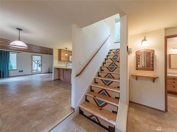 3rd image of 6629 S Bayview Dr NW