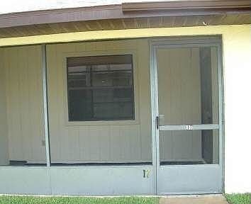 1st image of 17 Charlton Dr