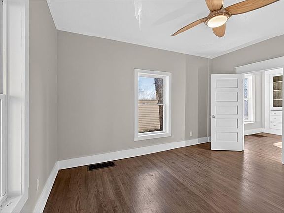 4th image of 314 N Topping Ave