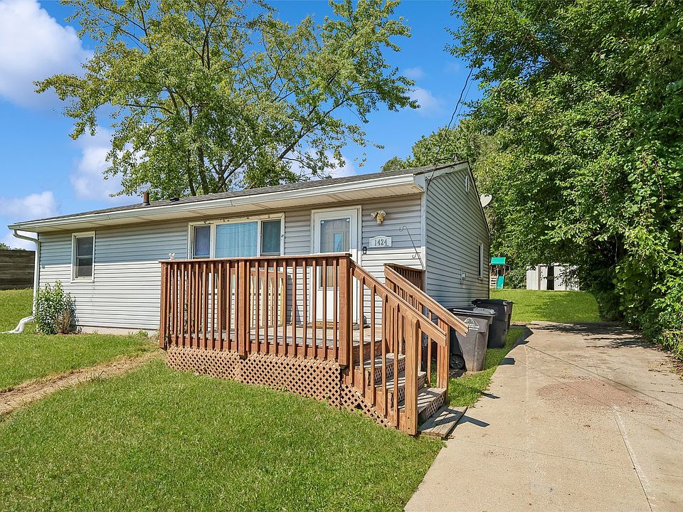 1st image of 1424 E Watrous Ave