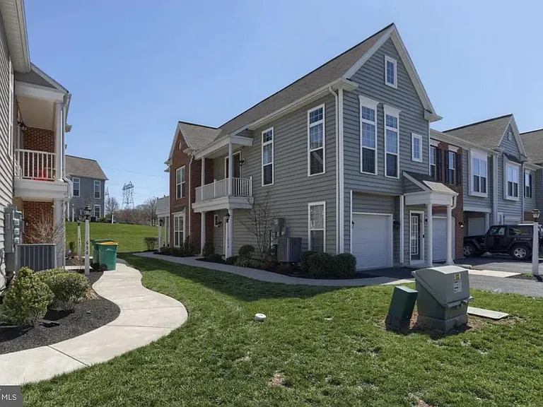 670 Whitetail Dr — Photo 4