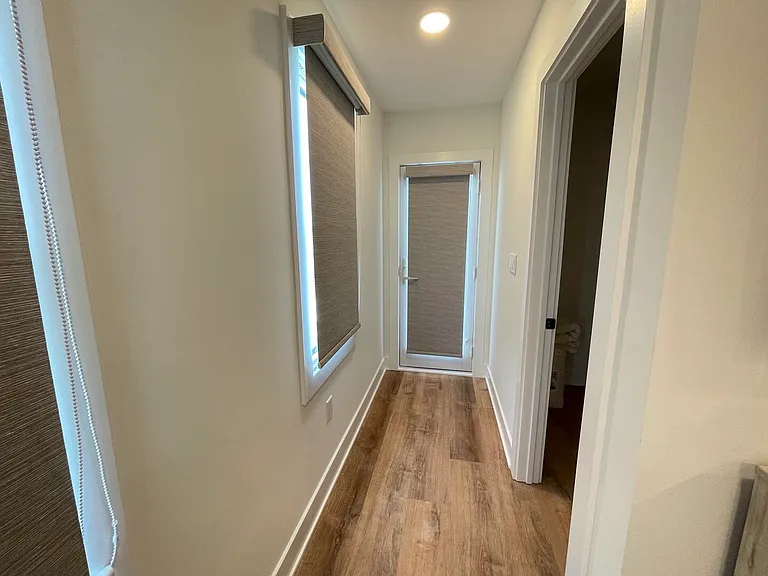 303 Forman Ave — Photo 41