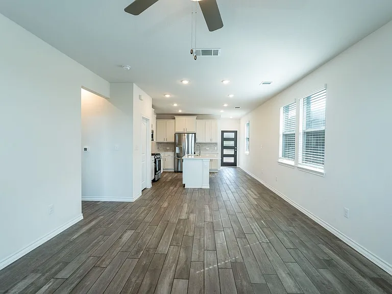 838 Pepperbark Loop — Photo 9