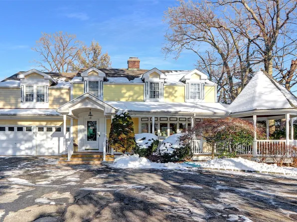 74 Bay Avenue, Huntington, NY 11743