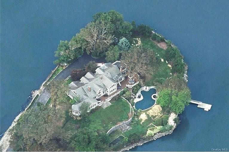 1st image of 835 Taylors Ln