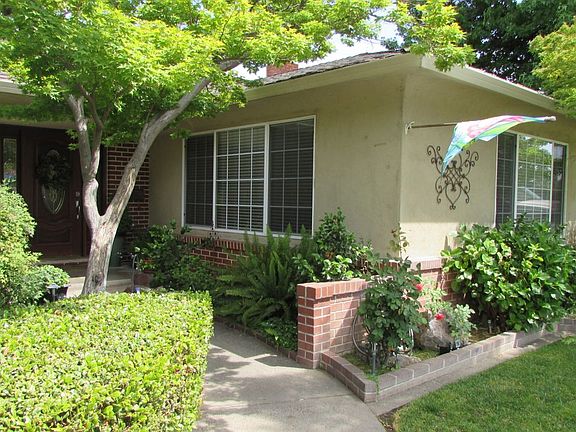 2nd image of 322 La Setta Dr