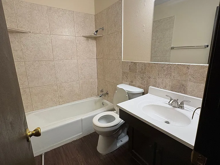 Rocklyn Court Apartments — Photo 15