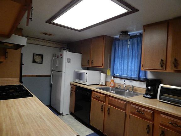 GALLEY KITCHEN