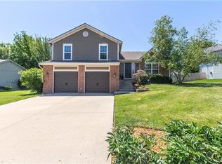 1723 NE Chowning Dr, Kansas City, MO 64155