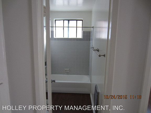 4th image of 115 S Barrington Pl #7