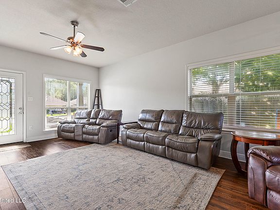 3rd image of 13698 Windwood Dr