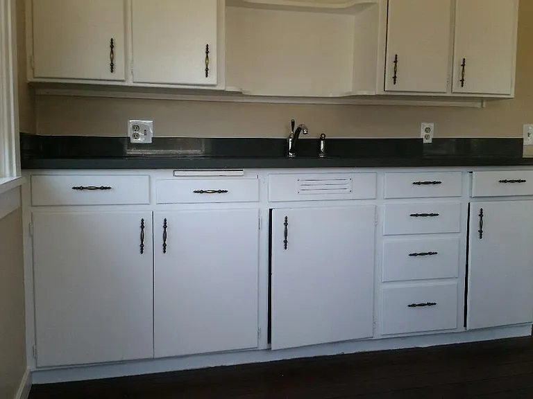 311 W 2nd St #4 — Photo 6