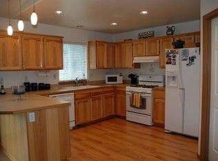 2244 SW Rosario Pl, Oak Harbor, WA 98277