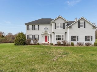 5 Fieldstone Way, Whitehouse Station, NJ 08889