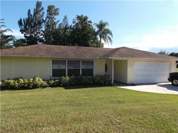 1622 SE Portillo Rd, Port Saint Lucie, FL 34952